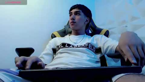 Snapshot of jake_tripp chatting on 12-14-24, 04:45 jake_tripp online show from 12-14-24, 04:45