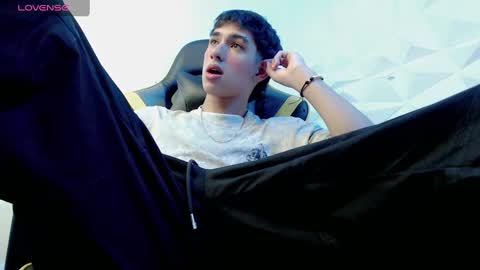 Snapshot of jake_tripp chatting on 12-29-24, 03:44 jake_tripp online show from 12-29-24, 03:44