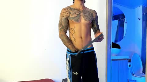 Snapshot of jakee_brown chatting on 02-08-25, 07:15 Santiago online show from 02-08-25, 07:15