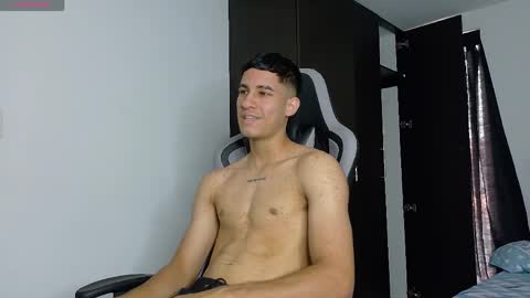Snapshot of jakemonroe1 chatting on 04-22-26, 04:30 JakeMonroe online show from 04-22-26, 04:30