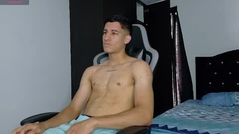 Snapshot of jakemonroe1 chatting on 04-23-26, 04:20 JakeMonroe online show from 04-23-26, 04:20