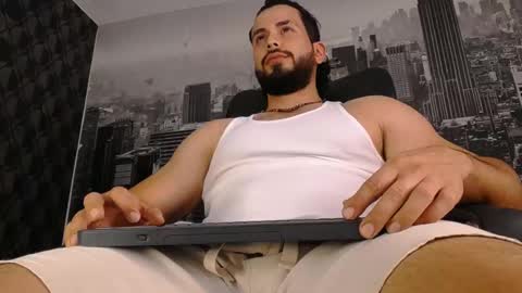 Snapshot of jakeskye chatting on 09-19-25, 01:29 JakeSkye online show from 09-19-25, 01:29