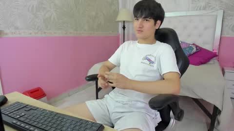 Snapshot of jakesummer_ chatting on 11-23-25, 01:33 Jake online show from 11-23-25, 01:33