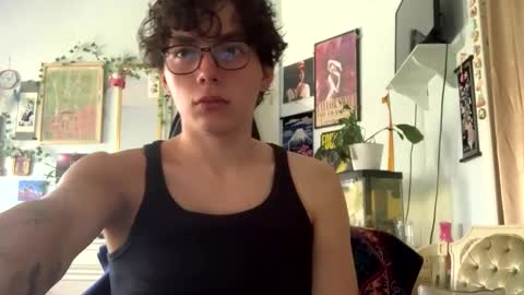 Snapshot of jalogan chatting on 10-18-25, 04:41 August online show from 10-18-25, 04:41