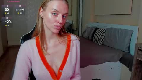 Sofia online show from 02-25-25, 01:28