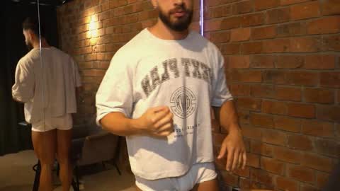 Snapshot of james_axel chatting on 02-08-25, 02:38 James Axel online show from 02-08-25, 02:38