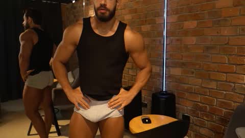 Snapshot of james_axel chatting on 10-25-25, 02:35 James Axel online show from 10-25-25, 02:35