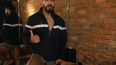 Snapshot of james_axel chatting on 10-29-25, 12:51 James Axel online show from 10-29-25, 12:51