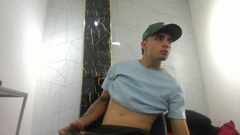 Snapshot of james_luxury chatting on 04-06-26, 01:01 james_luxury online show from 04-06-26, 01:01