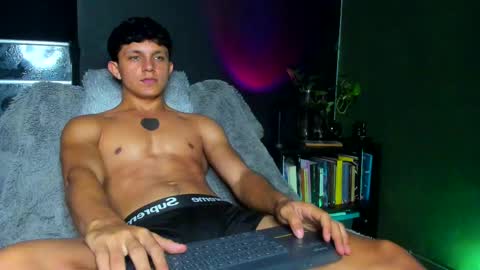 Snapshot of jamesgolden_ chatting on 09-30-25, 12:37 jamesgolden_ online show from 09-30-25, 12:37