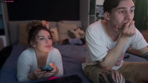 Nicole and James online show from 05-04-26, 04:41