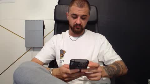 Snapshot of jamesmyersx chatting on 09-13-25, 04:56 JamesMyers online show from 09-13-25, 04:56