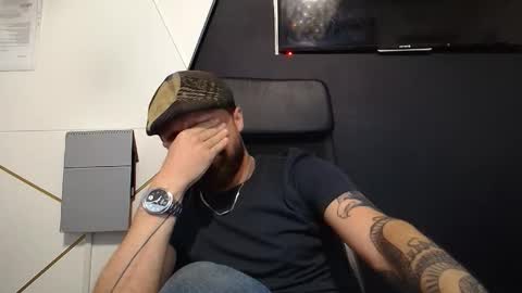 Snapshot of jamesmyersx chatting on 10-11-25, 05:50 JamesMyers online show from 10-11-25, 05:50