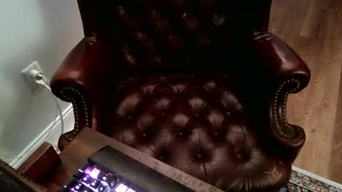 Snapshot of jamespembroke chatting on 12-01-25, 12:43 James Pembroke at your service online show from 12-01-25, 12:43