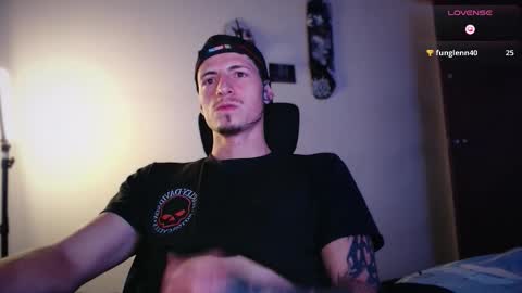 jamesss____ online show from 12-04-25, 03:38