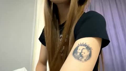 Snapshot of jamestica chatting on 09-12-25, 02:17 Milena online show from 09-12-25, 02:17