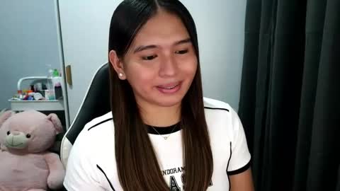 Snapshot of jane_bratxxx chatting on 10-15-25, 06:35 YOUR LOVELY JANE online show from 10-15-25, 06:35