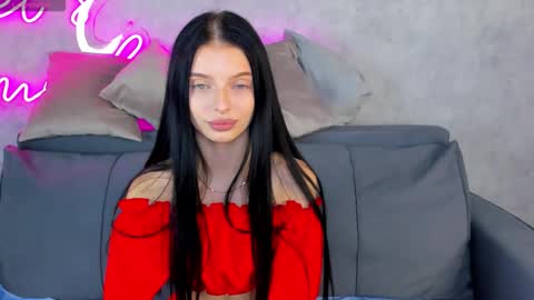 Snapshot of jane_johnston chatting on 10-21-25, 01:06 Eva online show from 10-21-25, 01:06