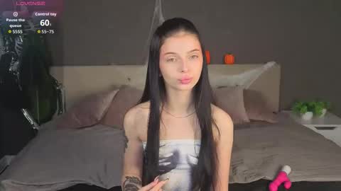 Snapshot of jane_johnston chatting on 10-24-25, 12:41 Eva online show from 10-24-25, 12:41