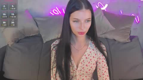 Snapshot of jane_johnston chatting on 11-18-25, 12:49 Eva online show from 11-18-25, 12:49