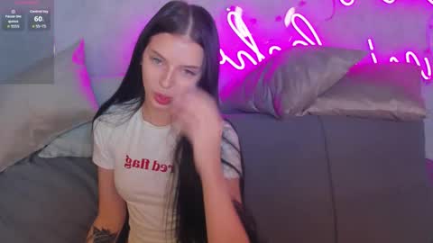 Snapshot of jane_johnston chatting on 11-19-25, 10:54 Eva online show from 11-19-25, 10:54