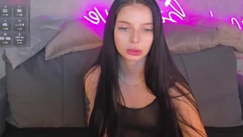 Snapshot of jane_johnston chatting on 11-28-25, 12:24 Eva online show from 11-28-25, 12:24