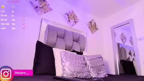 Jennifer online show from 11-25-25, 10:43