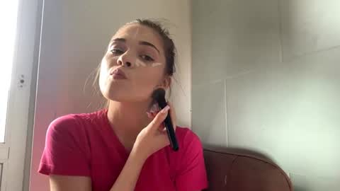 Snapshot of janellelazott chatting on 07-06-26, 01:41 Rose online show from 07-06-26, 01:41