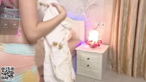 Snapshot of janepuff chatting on 10-31-25, 06:58 janepuff online show from 10-31-25, 06:58