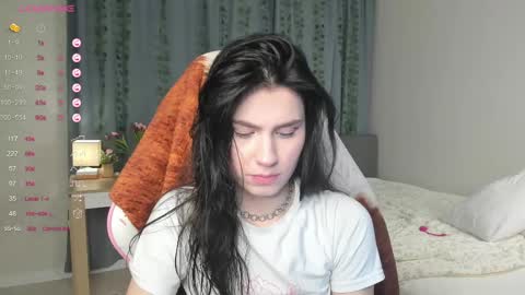 Snapshot of janetfletcher chatting on 02-19-25, 04:55 janetfletcher online show from 02-19-25, 04:55