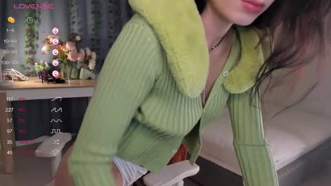 Snapshot of janetfletcher chatting on 10-13-25, 01:55 janetfletcher online show from 10-13-25, 01:55