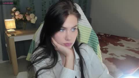 Snapshot of janetfletcher chatting on 11-13-25, 01:32 janetfletcher online show from 11-13-25, 01:32