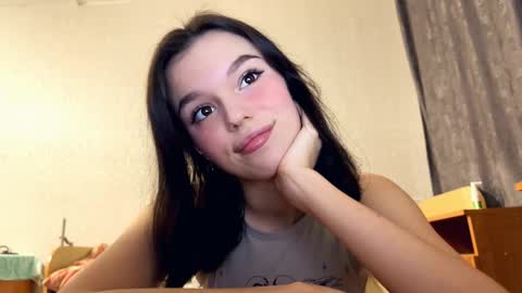 Aleksia online show from 11-25-25, 02:28