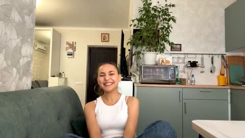 Lina online show from 11-15-25, 09:50