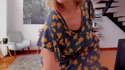 Snapshot of janeturner chatting on 11-19-25, 01:55 JANE TURNER MILF online show from 11-19-25, 01:55