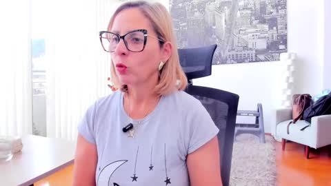 Snapshot of janeturner chatting on 01-10-26, 05:04 JANE TURNER MILF online show from 01-10-26, 05:04