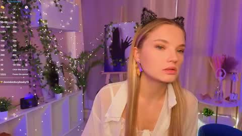 Hi Im Alice and here youll find something online show from 11-07-25, 06:13