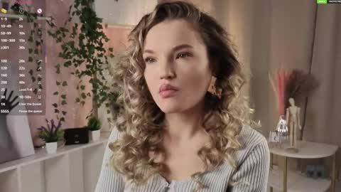 Hi Im Alice and here youll find something online show from 12-21-25, 06:09