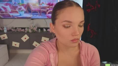 Hi Im Alice and here youll find something online show from 04-10-26, 07:02