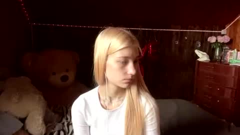 Snapshot of janicesivertsen chatting on 07-10-26, 07:12 Elsa online show from 07-10-26, 07:12