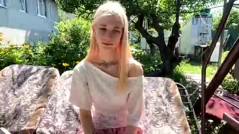 Snapshot of janicesivertsen chatting on 08-01-26, 08:35 Elsa online show from 08-01-26, 08:35