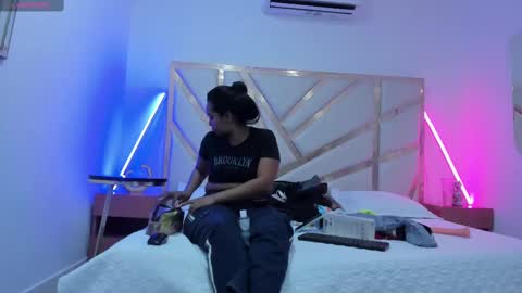 Janna online show from 11-03-25, 03:41