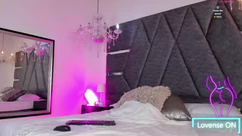 Snapshot of janna_foxx chatting on 05-29-26, 04:43 Janna online show from 05-29-26, 04:43