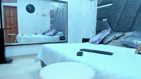 Snapshot of janna_foxx chatting on 06-01-26, 04:03 Janna online show from 06-01-26, 04:03