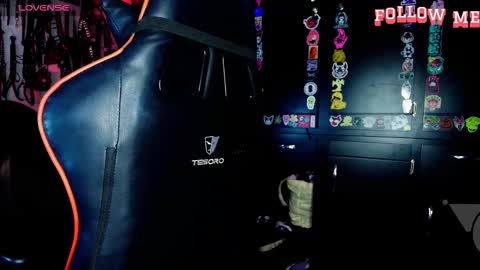 Snapshot of janna_ink chatting on 11-08-25, 01:06 online show from 11-08-25, 01:06