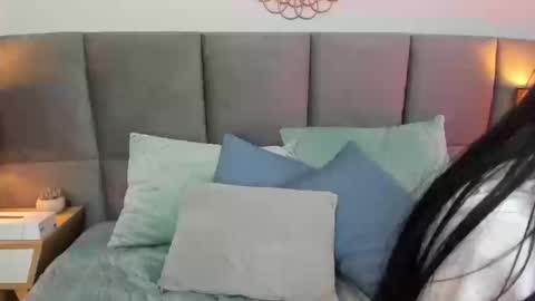 Snapshot of janne_lee chatting on 09-20-25, 03:57 Janne for u online show from 09-20-25, 03:57