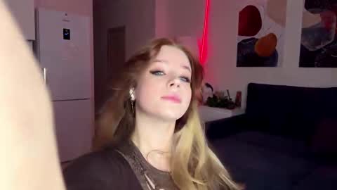 Snapshot of janniekeneipp chatting on 12-19-25, 08:16 Janni online show from 12-19-25, 08:16