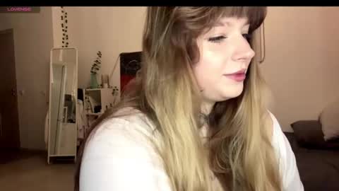 Snapshot of janniekeneipp chatting on 02-12-26, 08:59 Janni online show from 02-12-26, 08:59