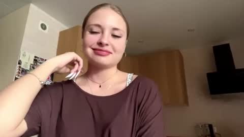 Hello guys Im Lana online show from 06-10-26, 12:59