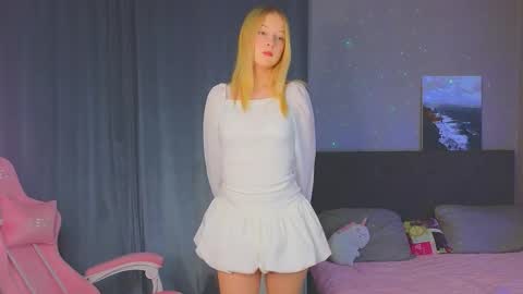 Snapshot of jasmibaby chatting on 01-17-26, 11:59 Jasmi online show from 01-17-26, 11:59